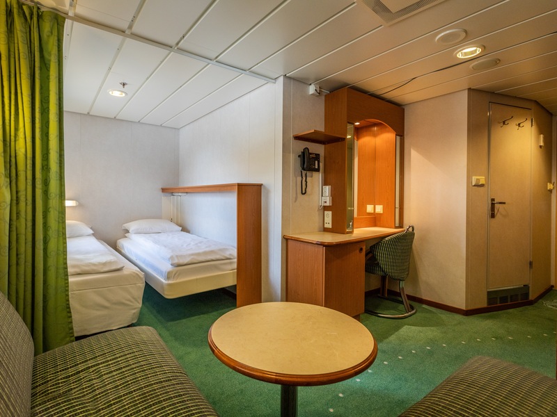 Arctic Superior | Outside cabin (Accessible)